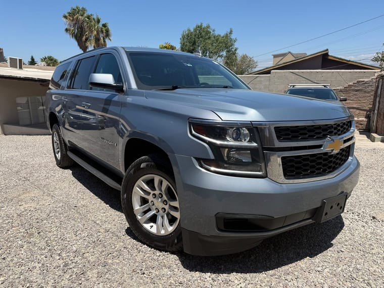 Chevrolet Suburban thumbnail 3