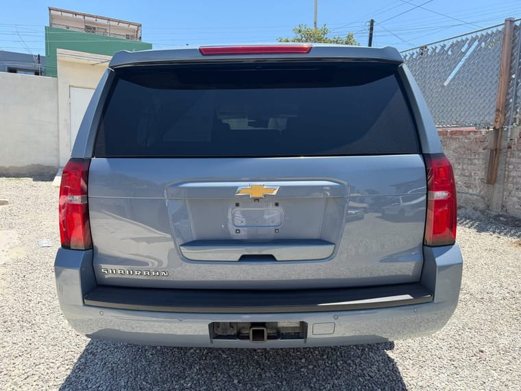Chevrolet Suburban thumbnail 5