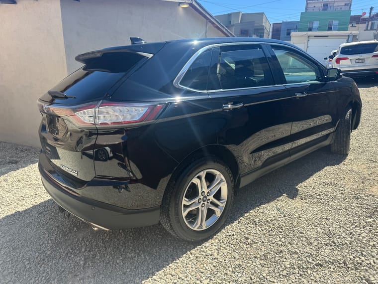 Ford Edge thumbnail 3