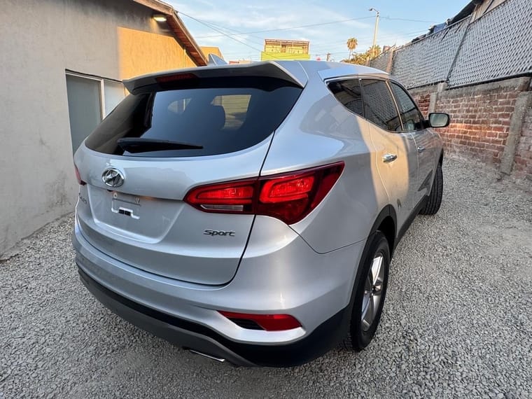 Hyundai Santa Fe thumbnail 5