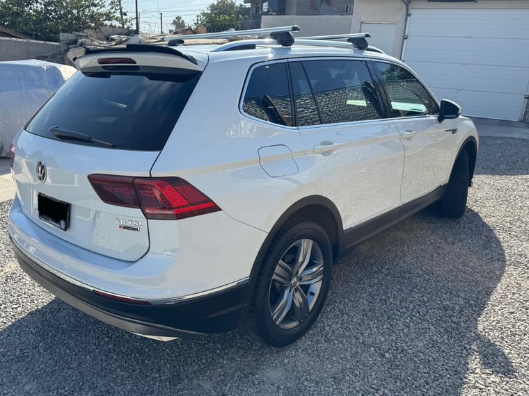 Volkswagen Tiguan thumbnail 4