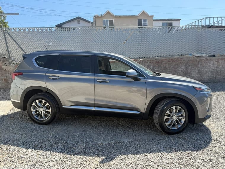 Hyundai Santa Fe thumbnail 9