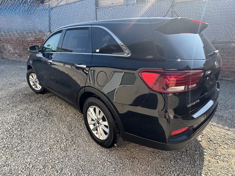 Kia Sorento thumbnail 5